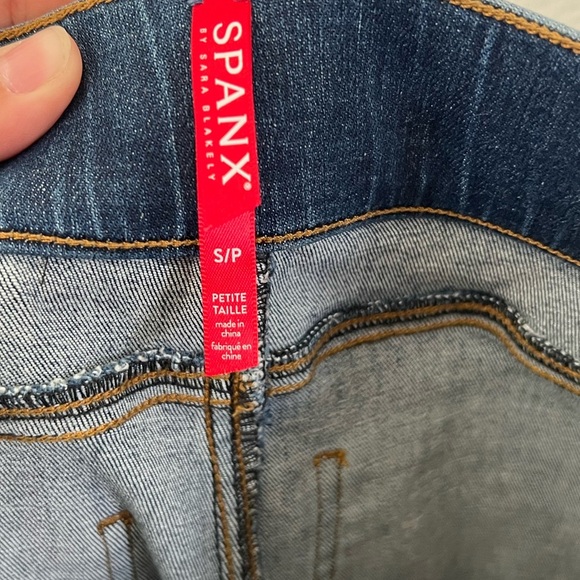 SPANX Distressed Denim Raw Hem Skinny Ankle Length Pull-On Jeans Size Small - Picture 8 of 10